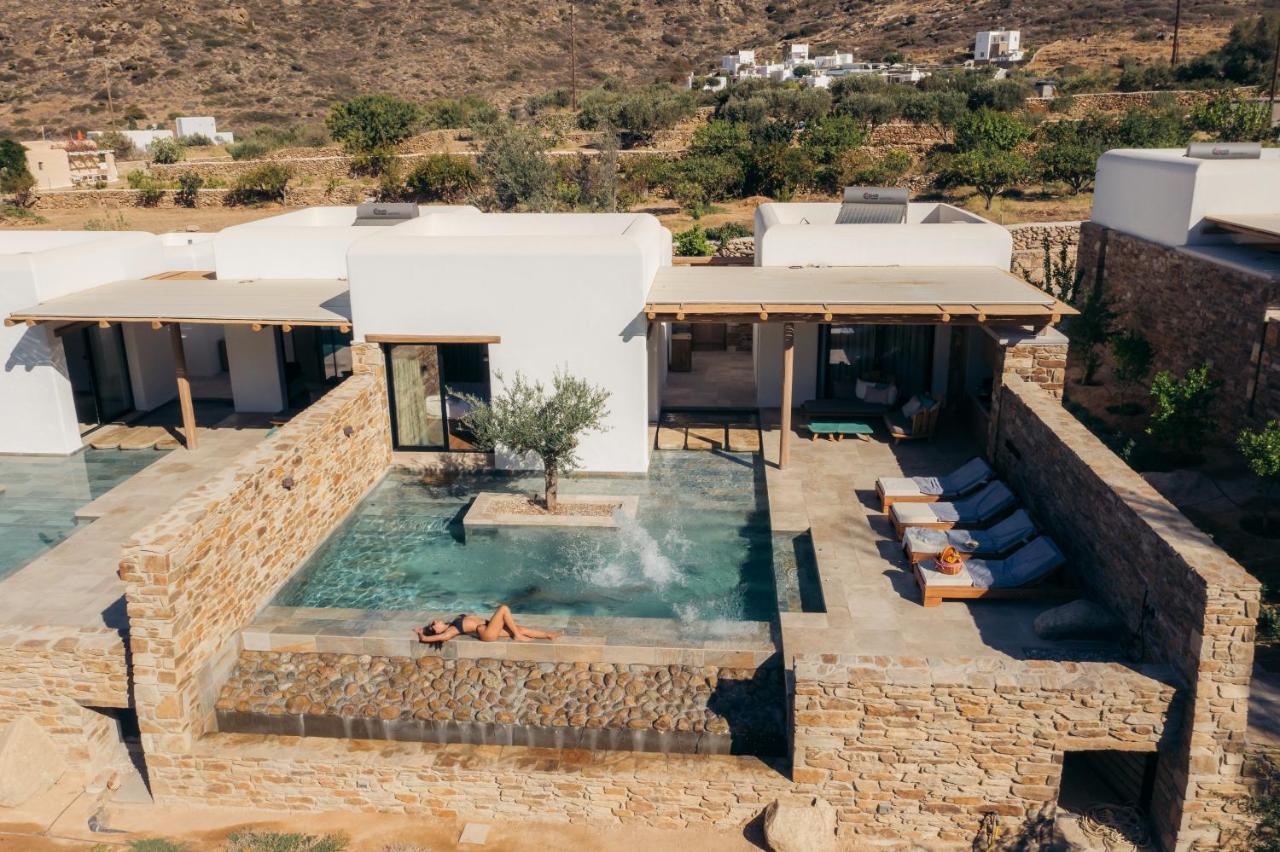 Hide Out Villa *